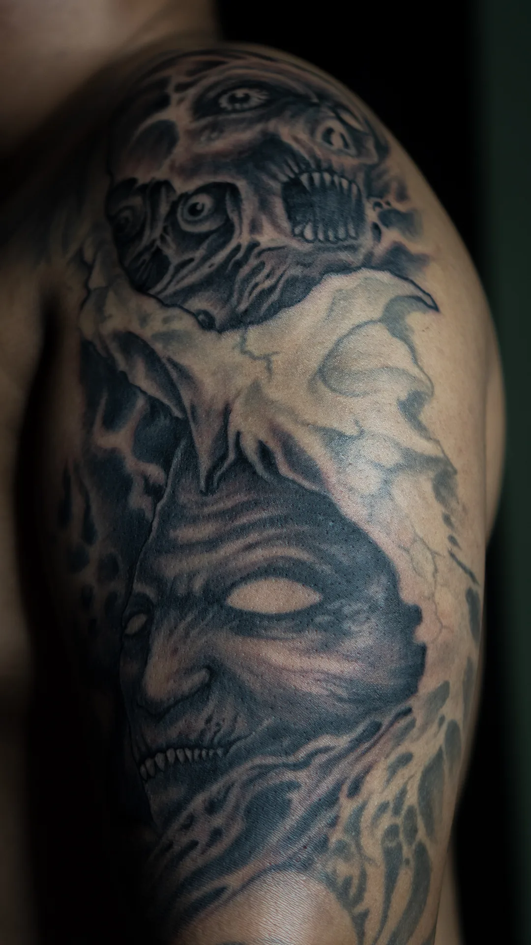 GARGOYLE · WAHYU