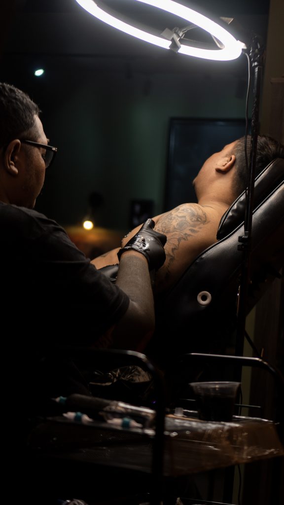 Blacklow Studio Bom2x Tattoo